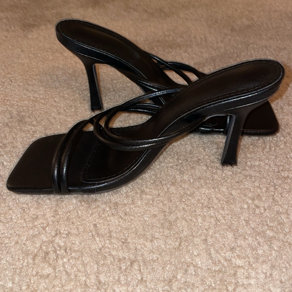 Square toe heel - Picture 3 of 3